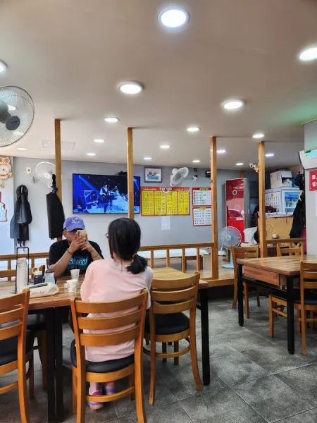 동성루