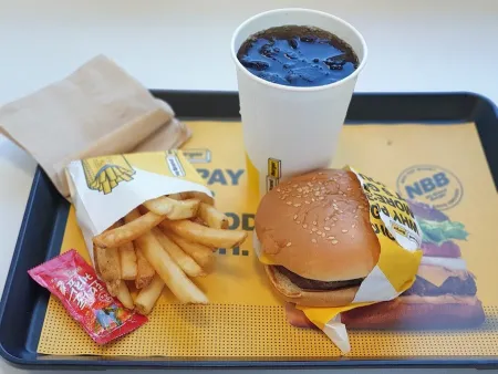 No Brand Burger Yeonsinnae Station Branch