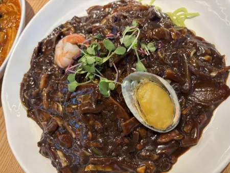 Yonggung Seafood Jjajang