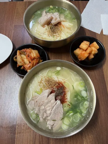 Dongmun Market Gogi Guksu
