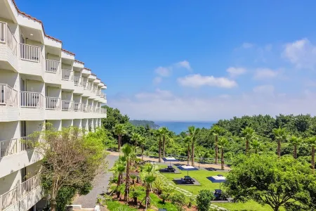 Kensington Jeju Hotel