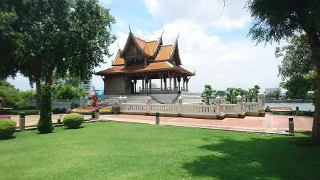 Santi Chai Prakan Park
