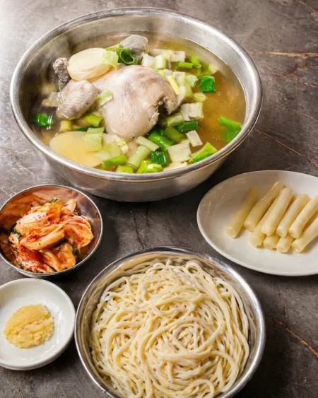 明洞一隻雞 屯山乙支店