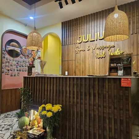 Julius Spa & Massage