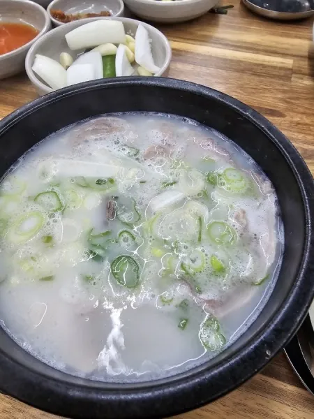 Onammae Dwaeji Gukbap