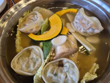 Gaeseong Son Mandu Yori Jeonmunjeom Ganseok Branch