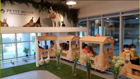 Petit Monde Mapo Central Library Branch