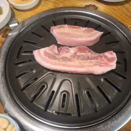 팔봉산생고기