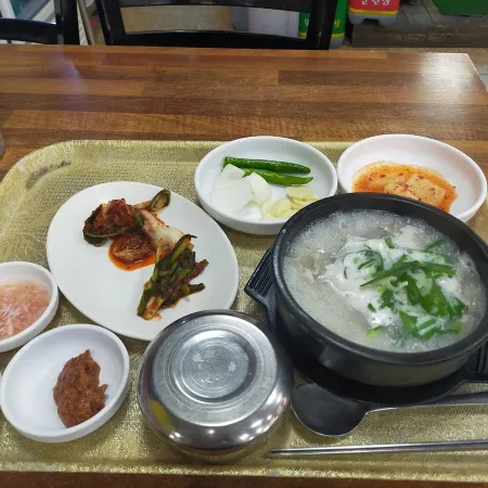 K2 24 Hour Haejangguk Dwaeji Gukbap