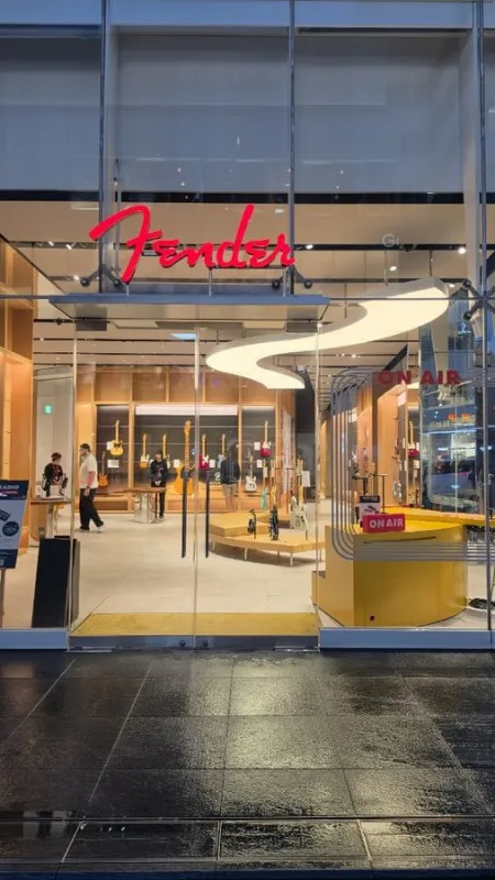 FENDER東京旗艦店