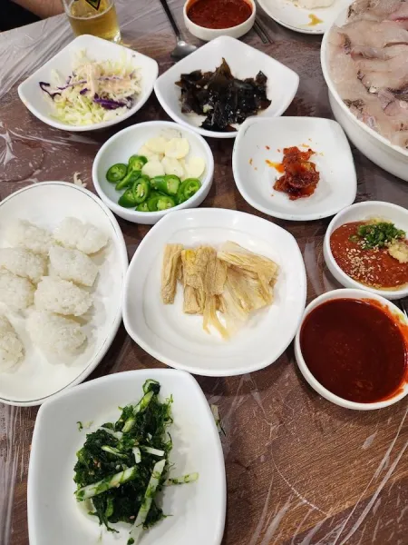 Dongnam Hoetjip