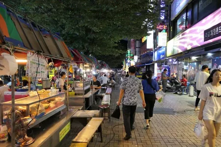 Changseon-dong Food Alley (Changseon-dong Meogjja-golmok)