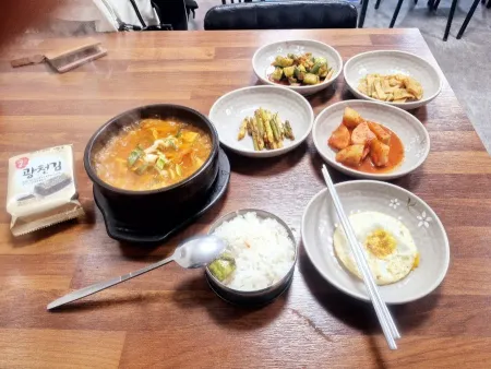 Uri Jip Janchi Guksu