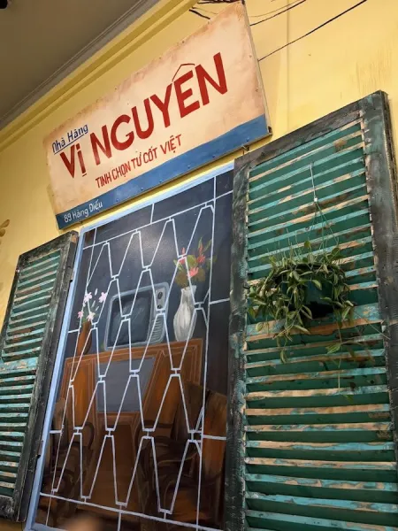Vị Nguyên Vietnamese Restaurant & Vegetarian Food Hanoi Old Quarter