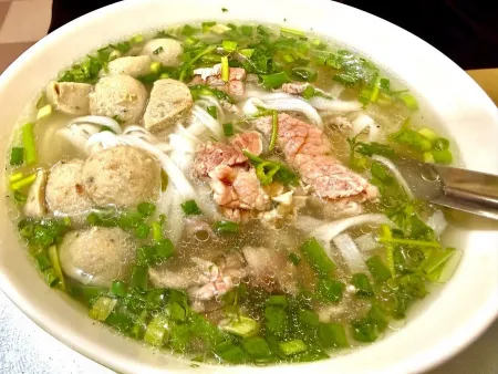 Quán Phở Cồ Long