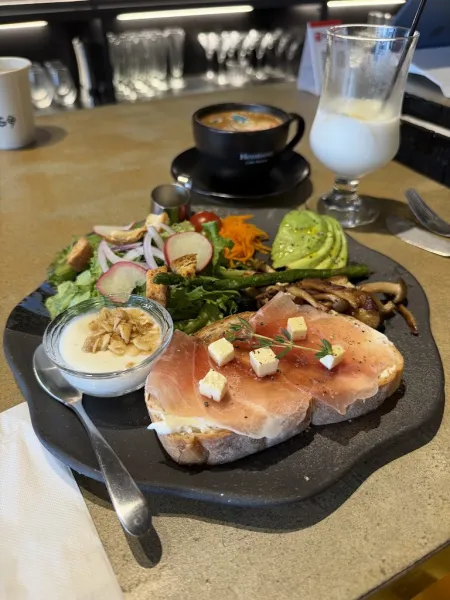 Heumoot Cafe Lounge