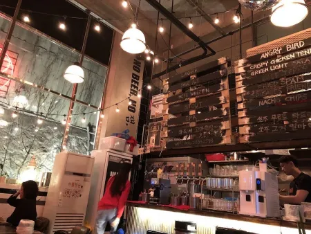 Saenghwal Beer Yaksu Station Branch