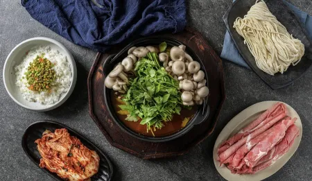 Yun Woo-jae Munhyeon Shabu Kalguksu