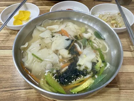 Kkaesuni Gimbap & Kalguksu