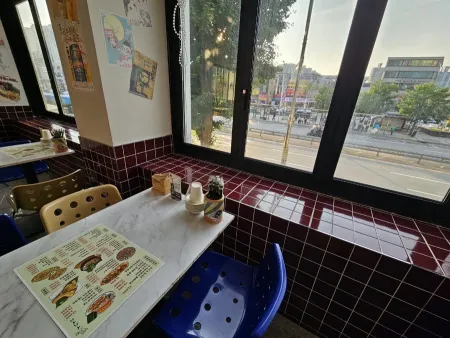 High High Snack Bar Geumjeong Station Branch