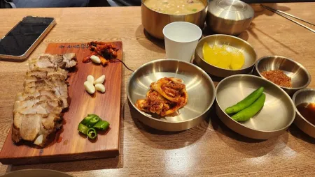 Hyeonpung Dak Kalguksu Busan National University Branch