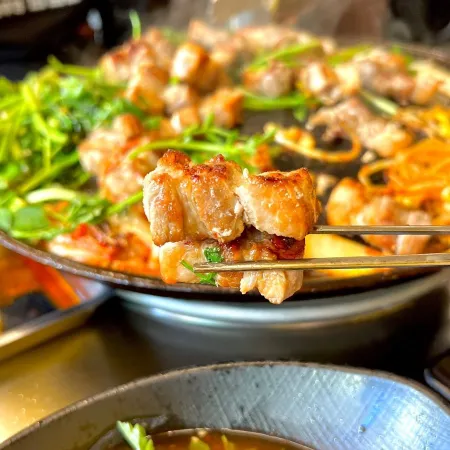 Sanggu Ne Sotttukkeong Samgyeopsal Hwayang Branch