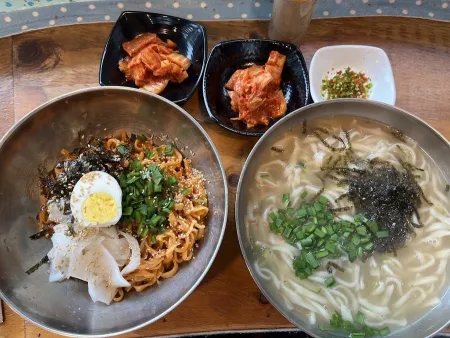 Sarangbang Sonkalguksu