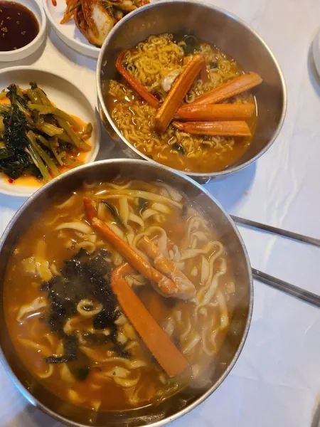 Sokcho Hongge Kalguksu