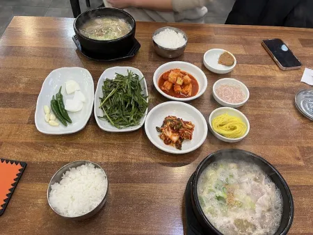 Jeonggane Hapcheon Dwaeji Gukbap
