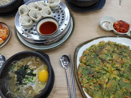 24 Hour Jeonju Myeongga Kongnamul Gukbap Sanjeong Branch