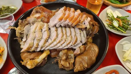 Jokbal Night Market Mia Sageori Branch