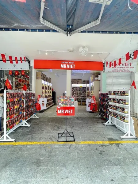 MR. VIET COFFEE OUTLET IN DANANG