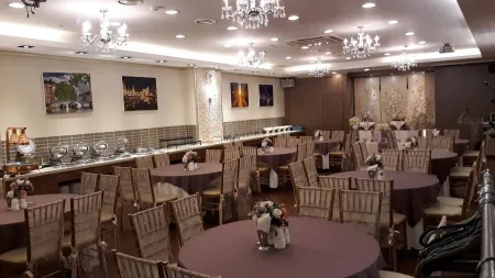 Serenche Buffet