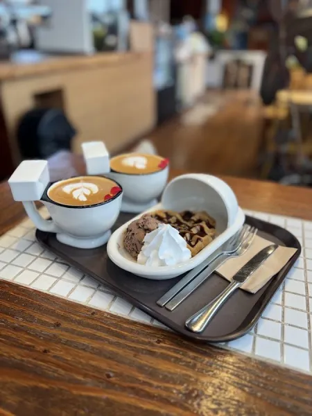Ddong Café
