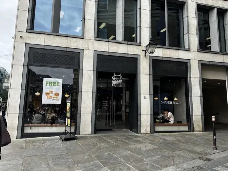 Shake Shack Mansion House