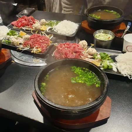 ND Quan Vietnamese Rice Noodles Beer Lounge
