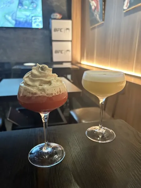查理酒吧 Charlie's Sports Bar