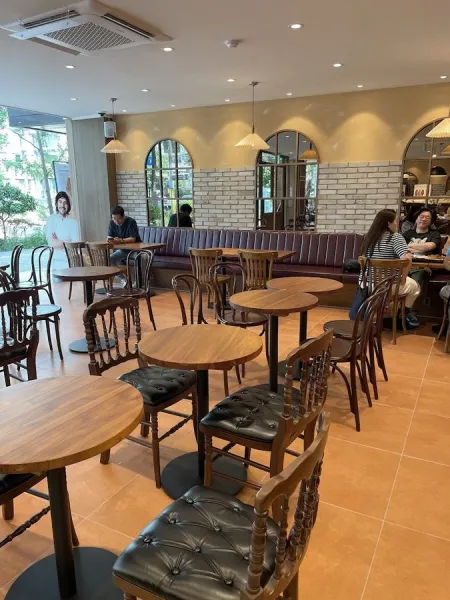 Gontran Cherrier Dongyeouido Branch
