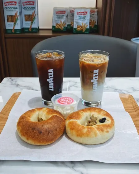 Guri Knickerbocker Bagel