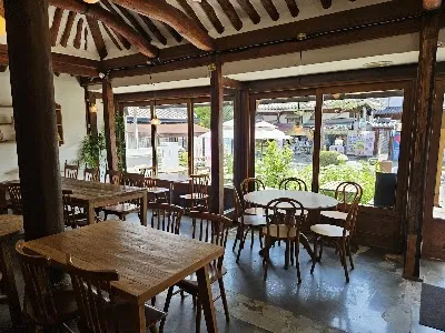 Bomhae Unnie Ne Jeonju Hanok Village Branch