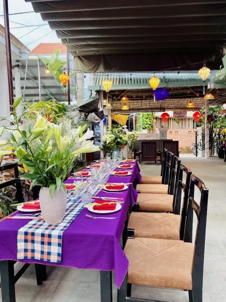 Purple Lantern Restaurant