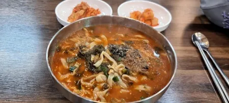 Gangneung Kalguksu