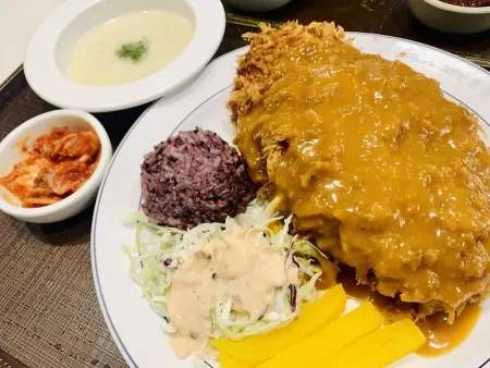 Mbro Donkatsu Sinchon Branch