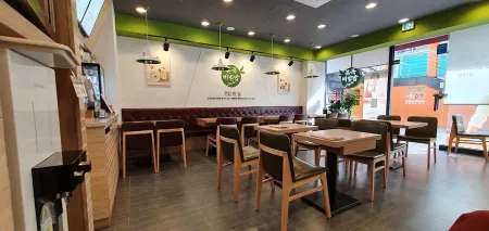 Bonjuk & Bibimbap Cafe Mullae Homeplus Branch