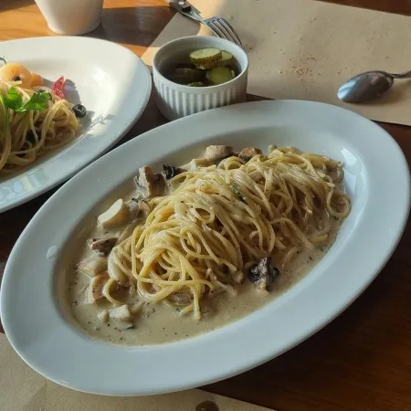 M Kitchen & Cafe