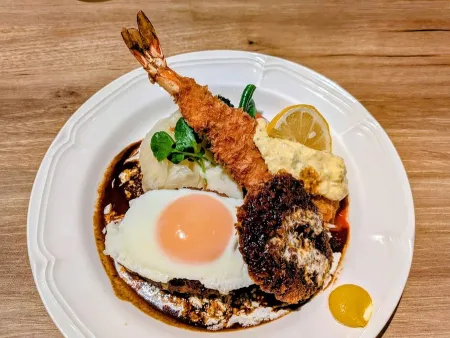 洋食クアトロ ルクア大阪店