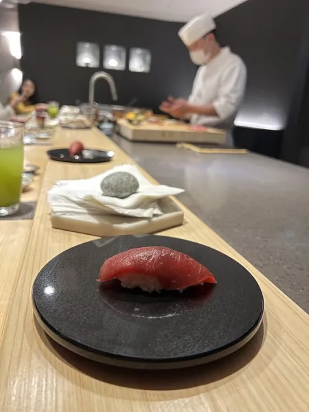 スシ ヒロアキ
