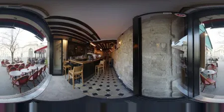 Le Petit Café