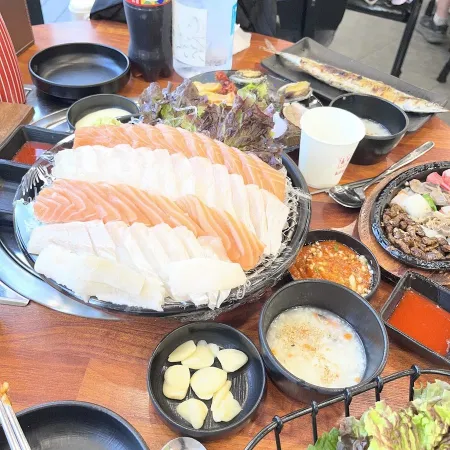 タムナ総合魚市場 シンリム店