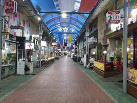 西門市場烤五花肉街